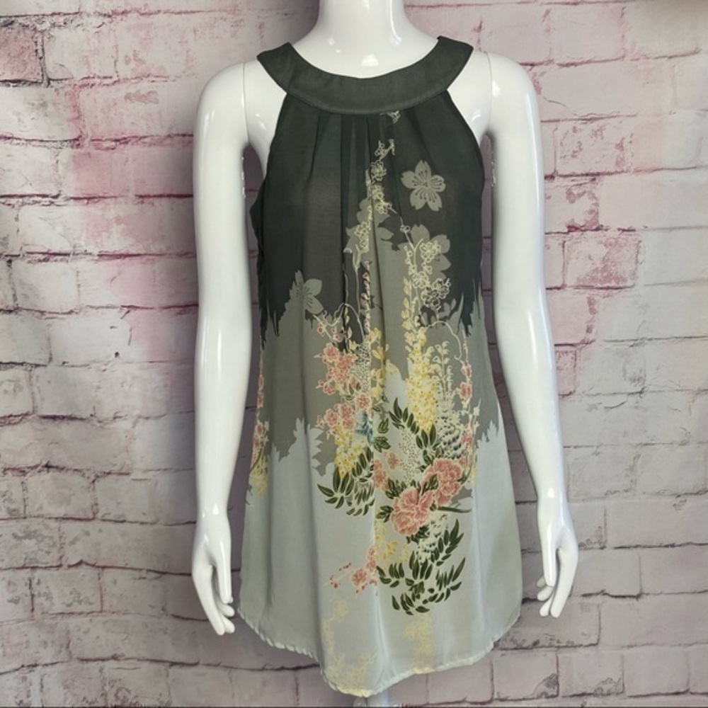 FOREVER21 Floral Sheer Sleeveless Blouse